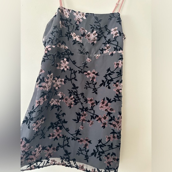 Forever 21 Cheery Blossom Floral Pattern Dress - Picture 2 of 3